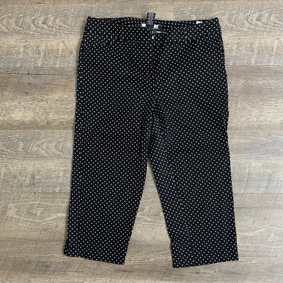 Polka dot Larry Levine capri pants - Picture 2 of 4
